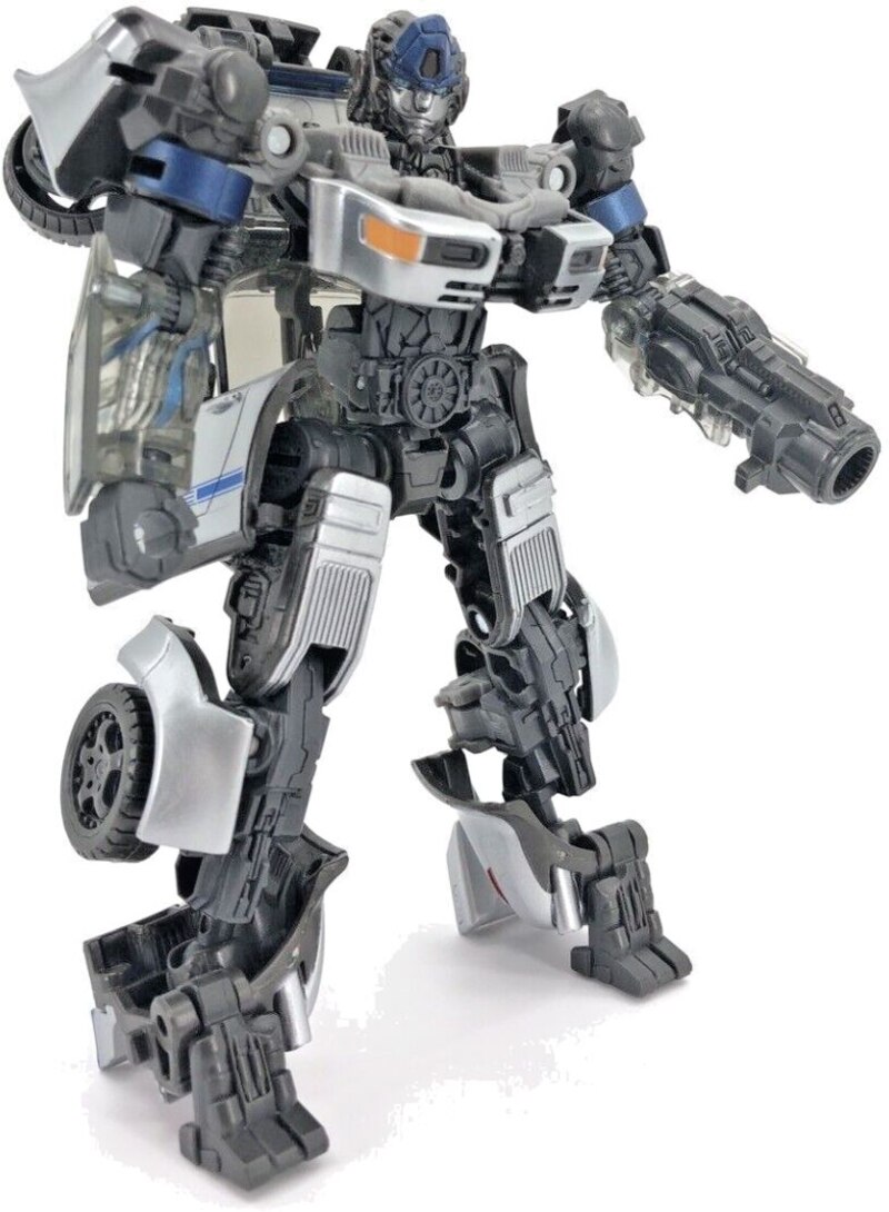 Autobot Mirage 105 Deluxe In-Hand Images from Transformers Rise of